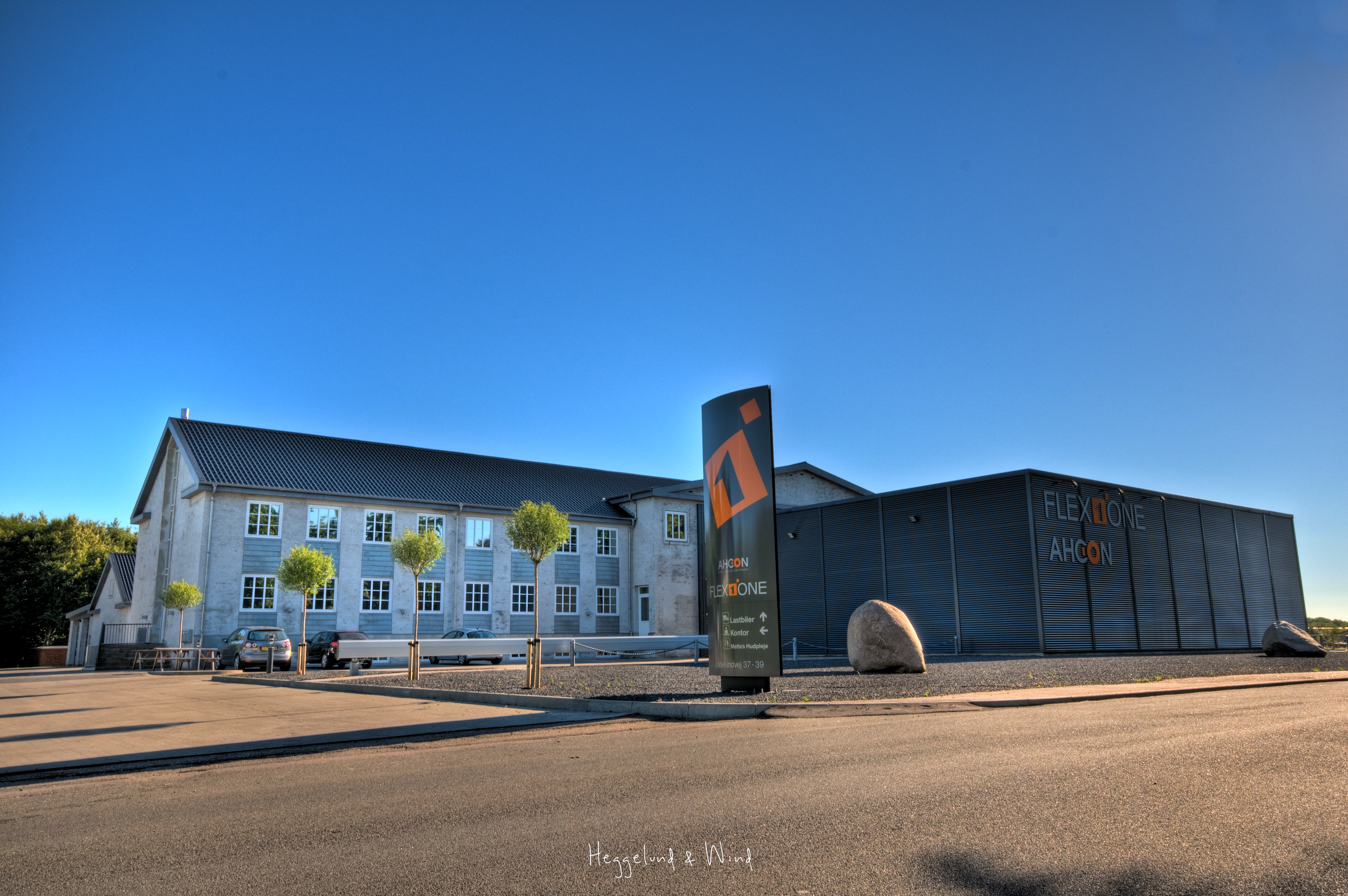 FLEX1ONE facade med AHCON-2-0001And8more_tonemapped.jpg